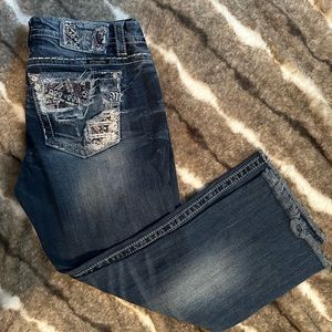 Miss Me Cropped Fringe Capri Size 32